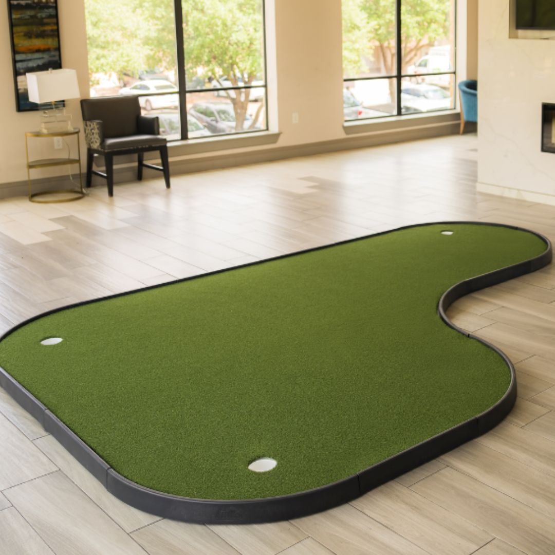 walkoff-with-golfer_3.jpg SIGPRO Walkoff Putting Green - Image 1